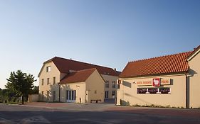 Dolce Villa